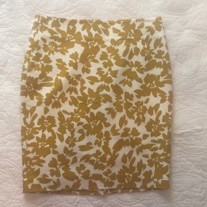 NWOT LOFT pencil skirt